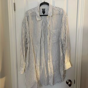 GAP White Shirt with Gray Stripes